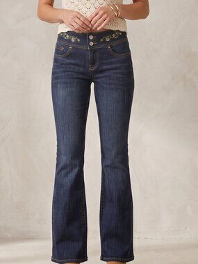 NWOT | Dark Wash Denim Flared Jeans Embroidered Floral | Size 29